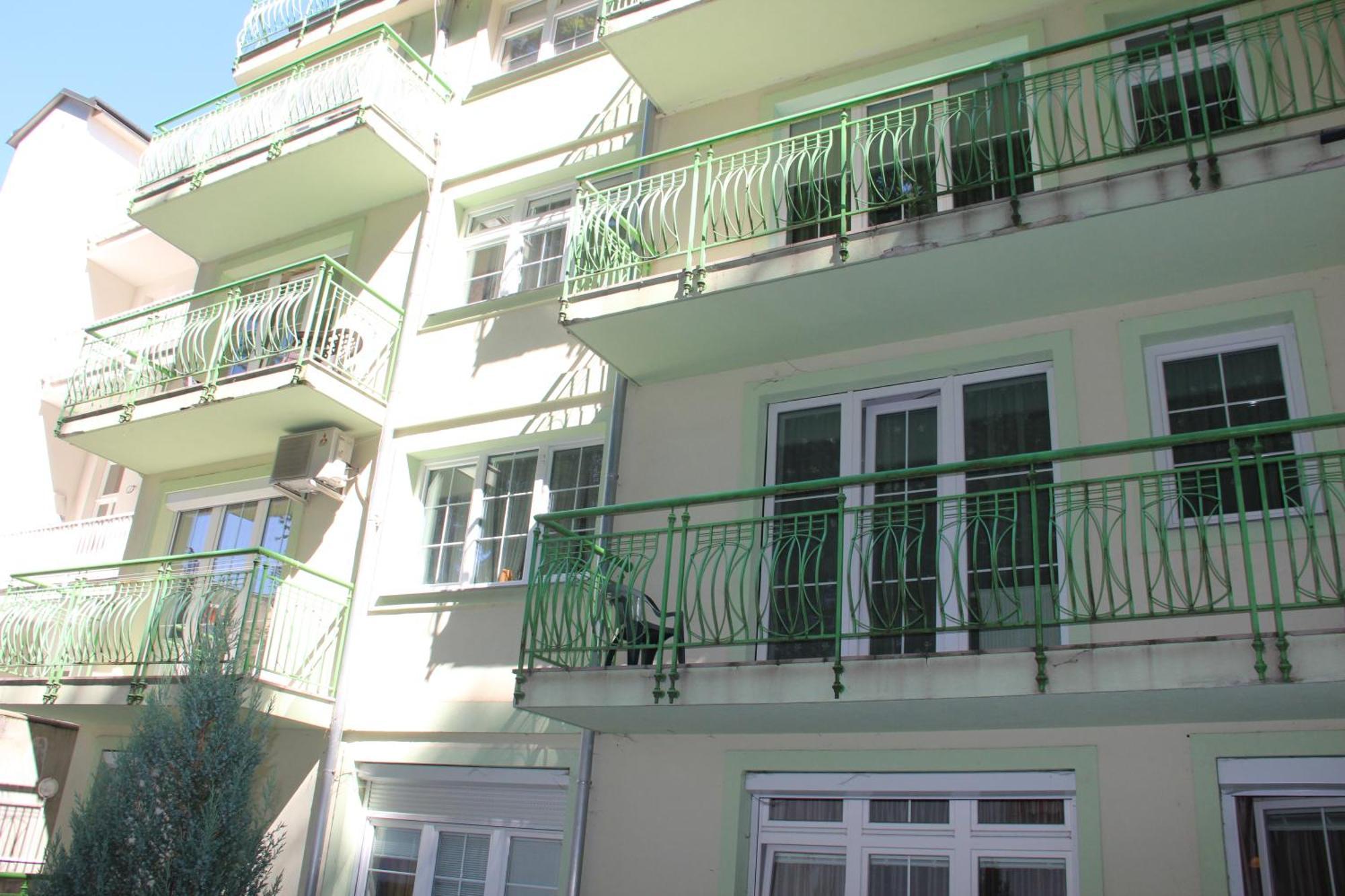 Apartment Lilianna Karlovy Vary Exterior photo